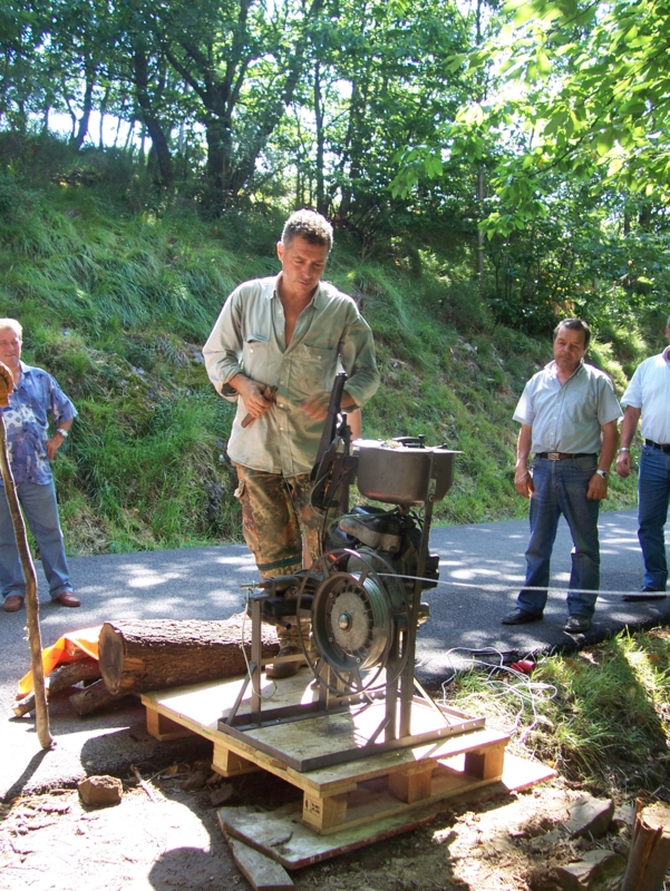  Image name: Persone074.jpg 
 width: 601 pixel 
 height: 800 pixel 
 Size: 561472 bytes 
 Click to enlarge 